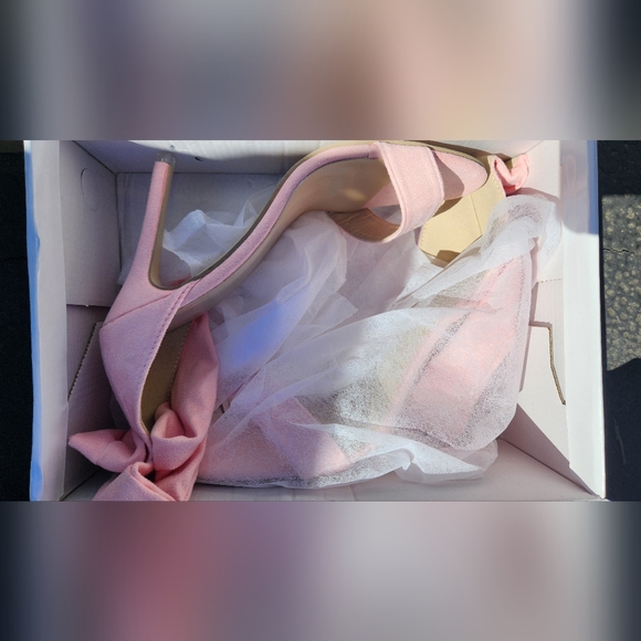 NIB Pink Suede Heels Sz 39 - Picture 6 of 7